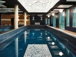 Indoor pool, open 9:30 AM to 7:30 PM, pool umbrellas, sun loungers - Mercure Le Touquet (Le Touquet-Paris-Plage)