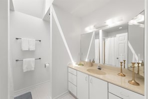 Combinazione doccia/vasca, vasca idromassaggio, bidet