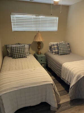 3 Schlafzimmer, Bügeleisen/Bügelbrett, Bettwäsche