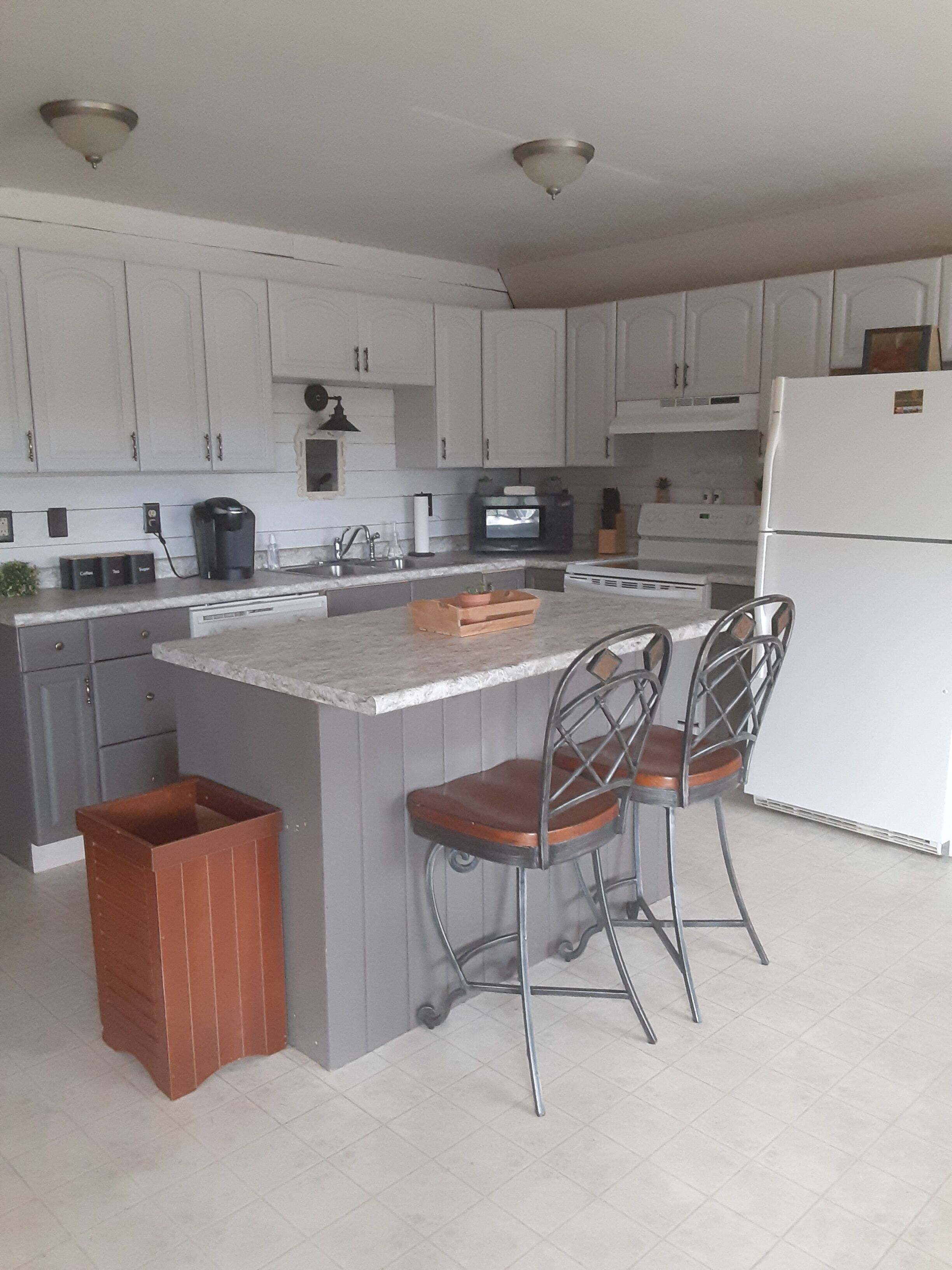 Geladeira, micro-ondas, fogão, cooktop