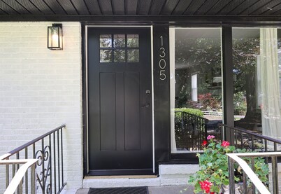 Cozy Bull City Home*1.5 mi to Duke* Dog friendly