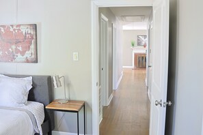 3 makuuhuonetta, silitysrauta/-lauta, vauvan matkasänky, Wi-Fi