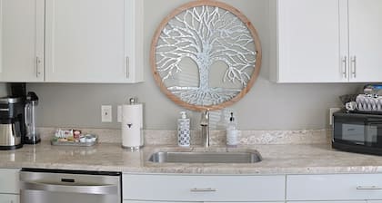 Cozy Bull City Home*1.5 mi to Duke* Dog friendly