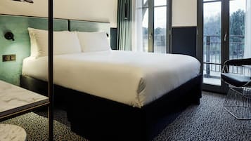 Kamar Comfort, 1 Tempat Tidur Double, balkon | Minibar, brankas, tirai kedap cahaya, dan kedap suara