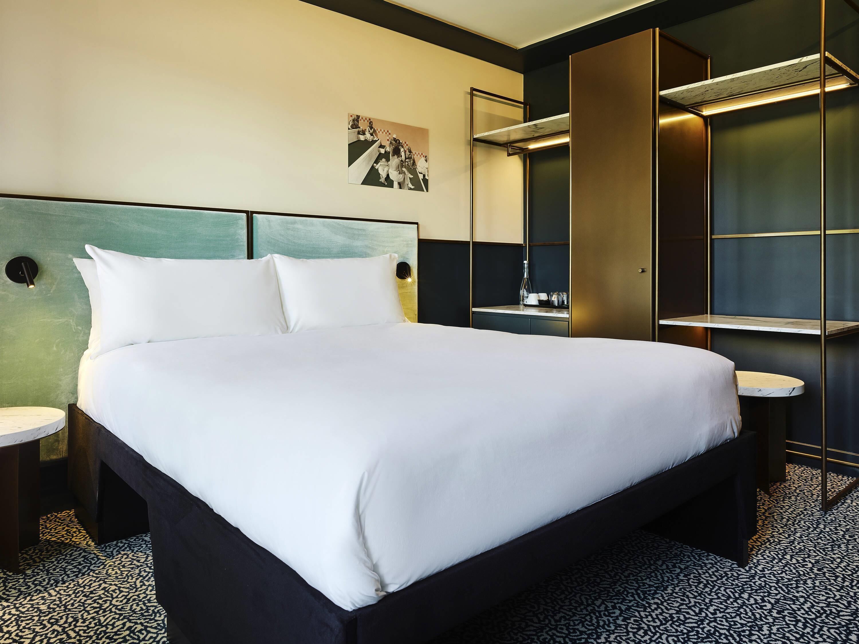 Comfort Room, 1 Double Bed | Minibar, in-room safe, blackout drapes, soundproofing