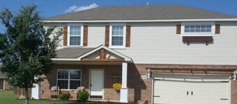 The Comfort Gathering , 4 bedrooms, 2 kings, 3 bath, sleeps 16, group-friendly. 