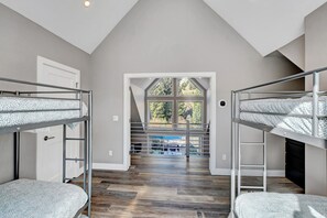 3 chambres, fer et planche à repasser, lit parapluie, Wi-Fi gratuit