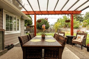 Outdoor dining