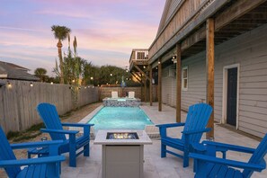 Terrace/patio - Spring Break Ready! Pool | Game Room | Sleeps 21 (Gulf Breeze)