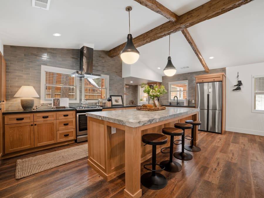 Cabaña Prestigio | Cocina privada | Cafetera y tetera y artículos de limpieza