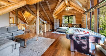 Riverfront Cabin with Hot Tub, Games & Wild Blackberry Trails