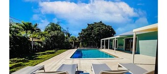 Naples Villa Heated Pool 1.3M to beach-11 People