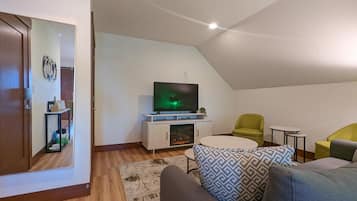 Televisión y chimenea