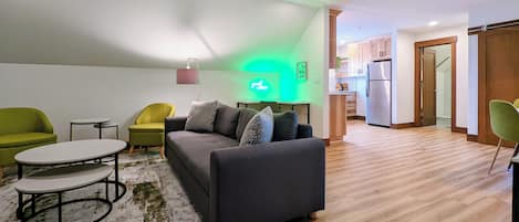 Televisión y chimenea