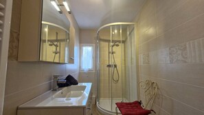 Bathroom - Saint-Georges-de-Didonne – SMALL HOUSE with its own little outdoor paradise (ST GEORGES DE DIDONNE)