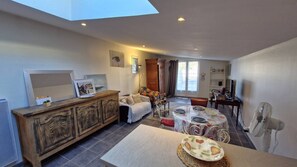 Living area - Saint-Georges-de-Didonne – SMALL HOUSE with its own little outdoor paradise (ST GEORGES DE DIDONNE)