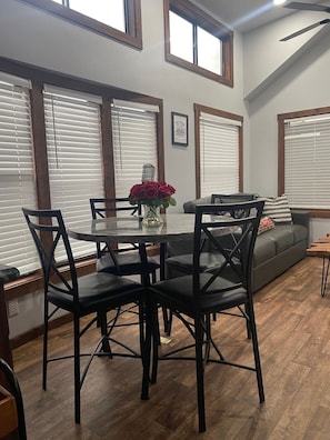 Dining - One bedroom in United States of America, Hutto (Hutto)