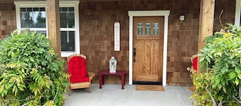 Whidbey House 3 BR 2 BA Porch & Patio: Watch for Deer and Bunnies. Sleeps 6-7