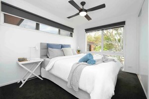 5 chambres, fer et planche à repasser, Wi-Fi, draps fournis