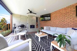 TV, fireplace, Netflix, streaming services