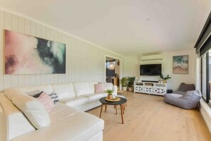 TV, Netflix, strømmetjenester og stereoanlegg