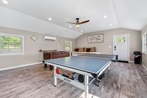 Games room - Cozy cottage w/hot tub, game room & backyard. Close to West Point and Bethel.  (New Windsor)