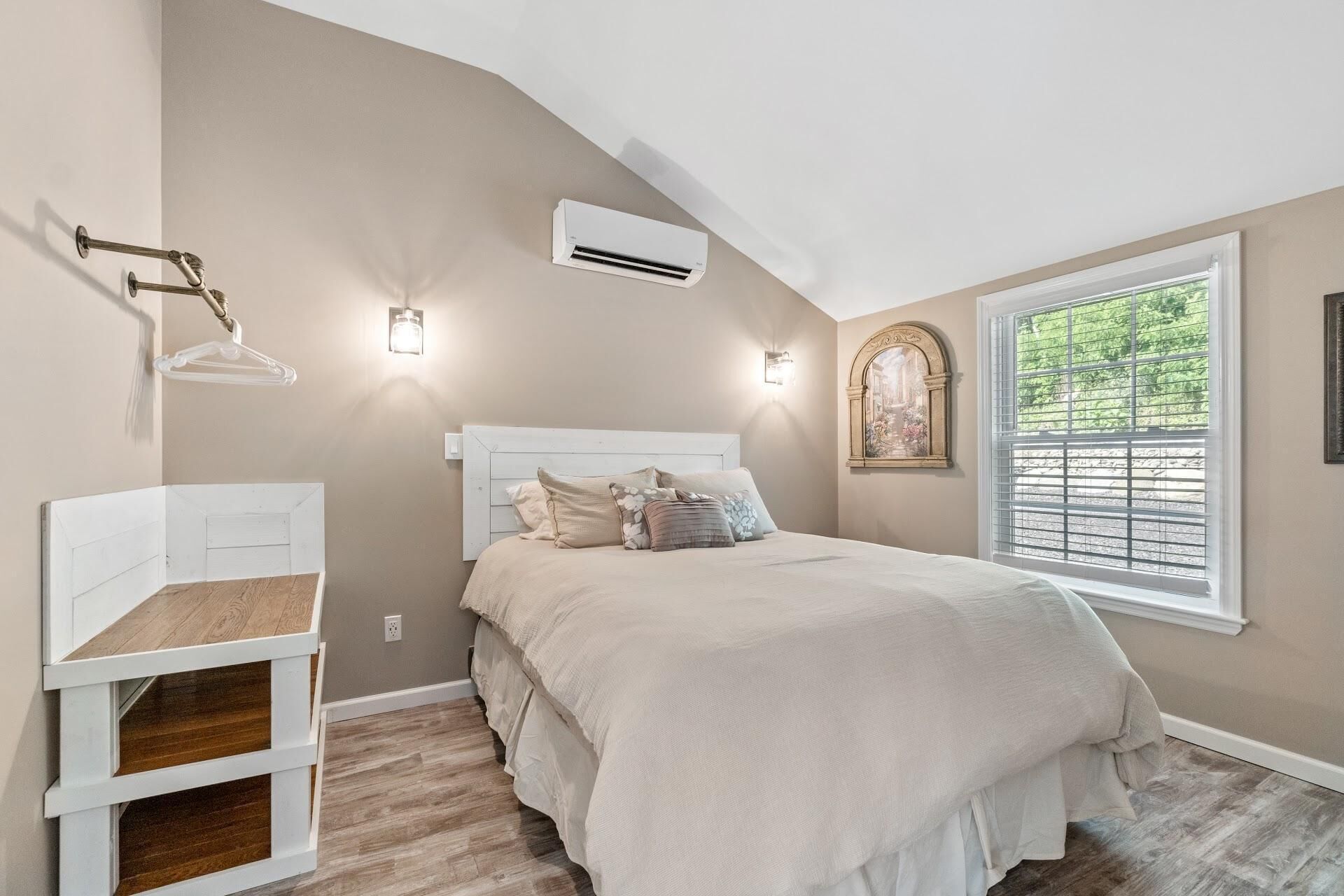 2 bedrooms, desk, iron/ironing board, free WiFi