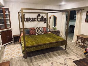 2 bedrooms, desk, free WiFi, bed sheets