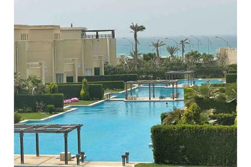 Cheerful 3-BR villa in Sedra Compound North Coast