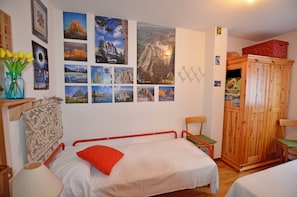 2 Schlafzimmer, Bügeleisen/Bügelbrett, Bettwäsche
