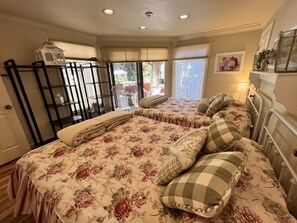 2 bedrooms, iron/ironing board, travel cot, free WiFi