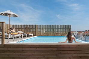 Outdoor pool, pool loungers