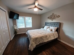 3 bedrooms, iron/ironing board, free WiFi, bed sheets