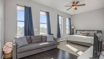 3 bedrooms, desk, iron/ironing board, WiFi