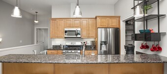 Riverfront Oasis: Beautiful Riverfront Townhome CLOSE to Notre Dame!