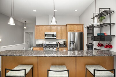 Riverfront Oasis: Beautiful Riverfront Townhome CLOSE to Notre Dame!