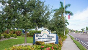 Naamplaatje voor Beach Palms Private Condominium, 18450 Gulf Blvd., Indian Shores.