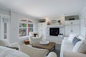 Televisión de pantalla plana, reproductor de DVD