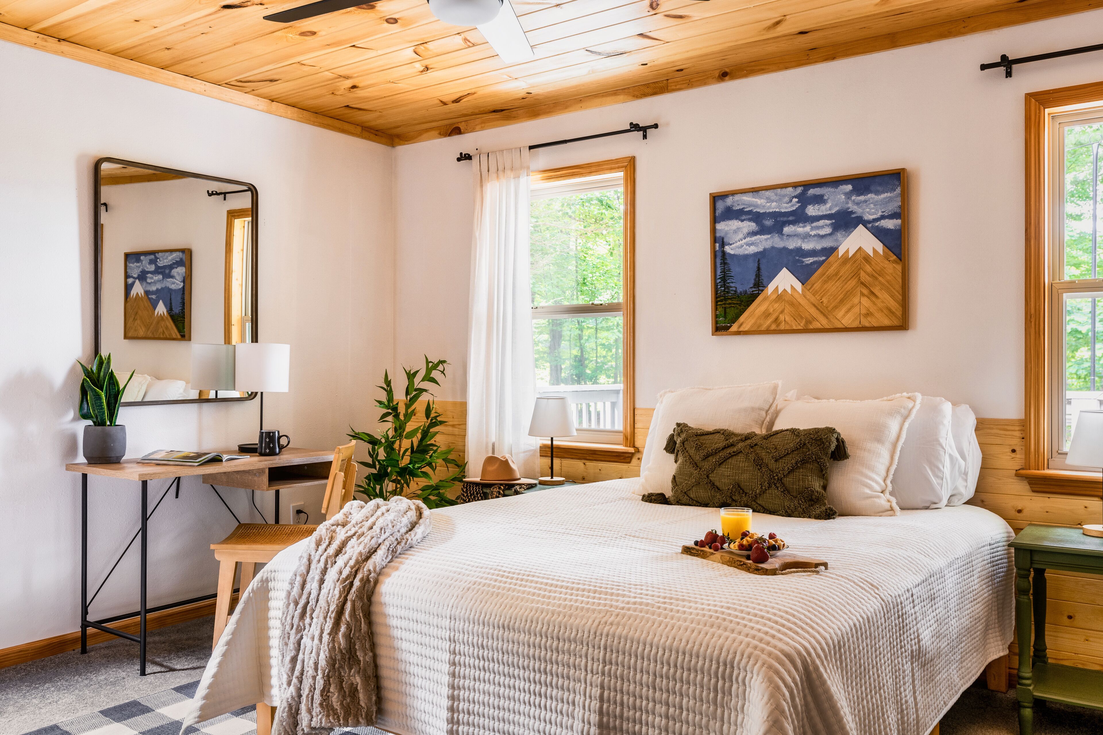 5 bedrooms, desk, iron/ironing board, free WiFi