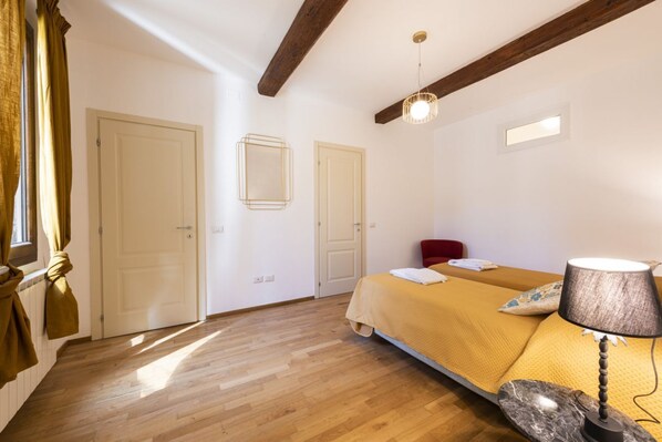 2 bedrooms, iron/ironing board, WiFi, bed sheets - Santa Croce View 3 apartment by Mmega (Firenze)