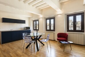 Dining - Santa Croce View 3 apartment by Mmega (Firenze)