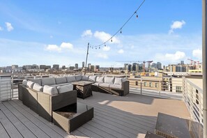 Terrace/patio - Nashville Getaway – Private Rooftop Views (Nashville)