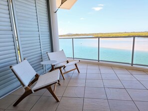 3 Bedroom Absolute Waterfront Luxury Penthouse | Terrace/patio - Sitka Penthouse Apartment (Maroochydore)