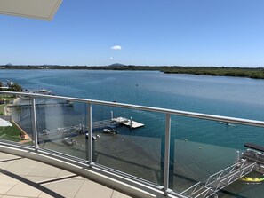 3 Bedroom Absolute Waterfront Luxury Penthouse | Terrace/patio - Sitka Penthouse Apartment (Maroochydore)