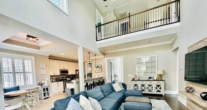 Garden City Pet friendly beach house! Golf car provided. 3 min ride to the beach