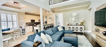 Garden City Pet friendly beach house! Golf car provided. 3 min ride to the beach