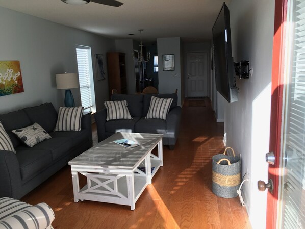 Smart TV, DVD player, books