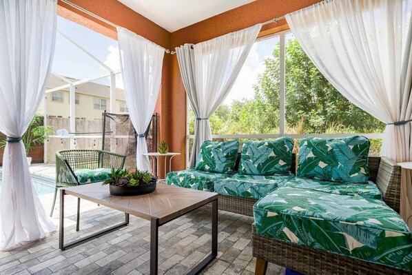 Smart TV - Family Paradise: 5BR Kissimmee Home with Private Pool and Pet Friendly (Kissimmee)