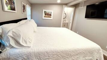 2 bedrooms, iron/ironing board, free WiFi, bed sheets