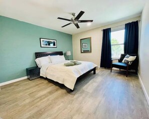 4 habitaciones, escritorio y wifi gratis